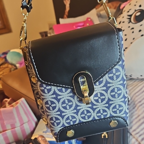Handbags - Stylish Black and Blue Patterned Women's Bag
